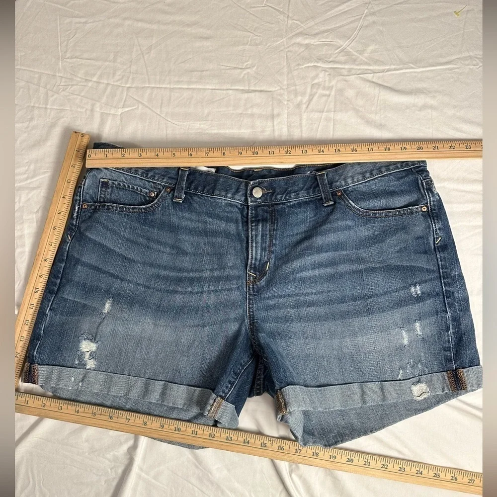 Gap 1969 Sexy Boyfriend Shorts Women’s Size 35r